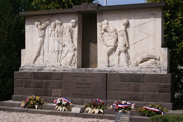 Le Monument aux Morts