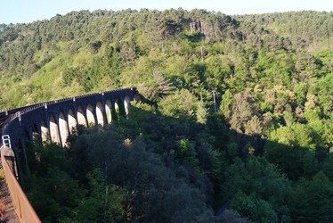 Le viaduc de Chamborigaud vire à angle droit